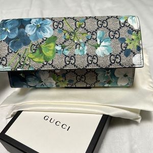 💯AUTHENTIC Gucci floral wallet BRAND NEW